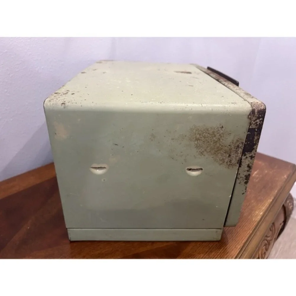 Vintage Green Large Bread box Pie Safe Metal Tin Retro Farmhouse Country Cottage